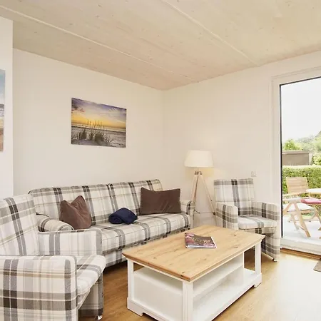 Modernes Mit Eigener Terrasse Und Kleinem Garten - Liva Dranske