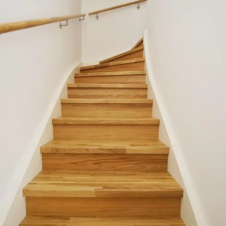 Modernes Mit Eigener Terrasse Und Kleinem Garten - Liva Dranske