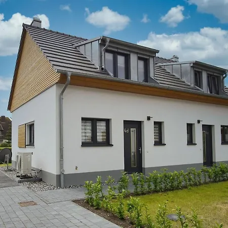 Tatil Evi Modernes Mit Eigener Terrasse Und Kleinem Garten - Liva