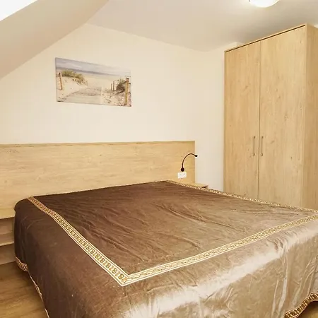 Modernes Mit Eigener Terrasse Und Kleinem Garten - Liva Tatil Evi