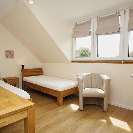 Modernes Mit Eigener Terrasse Und Kleinem Garten - Liva Tatil Evi