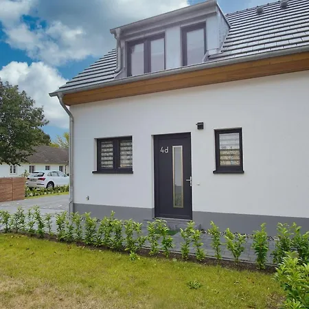 Modernes Mit Eigener Terrasse Und Kleinem Garten - Liva *